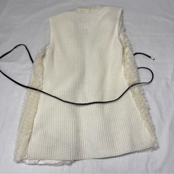 Dynamite off-white faux fur vest Sz S - Picture 9 of 9